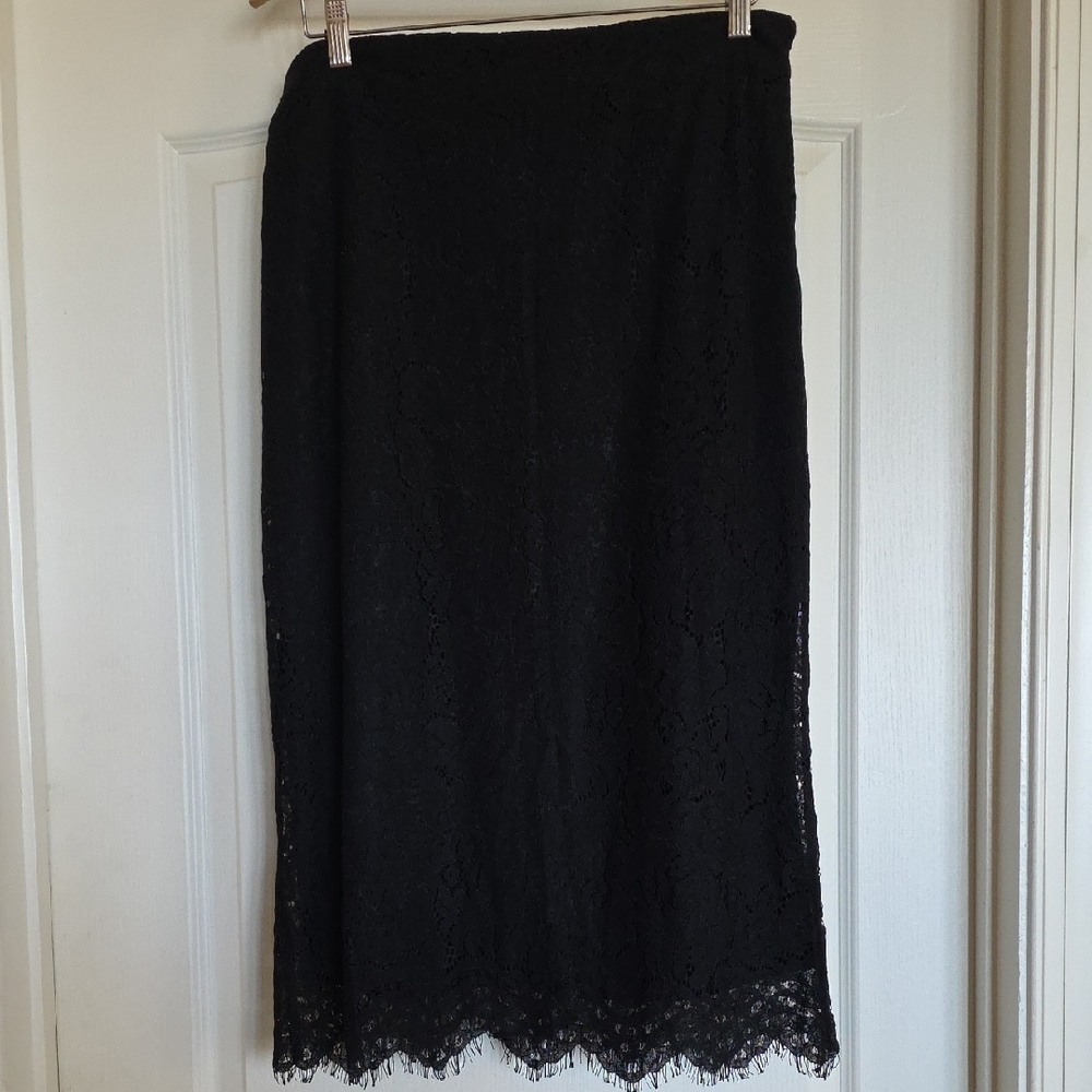 🔥Isaac Mizrahi Black Lace Pencil Skirt - Picture 2 of 7